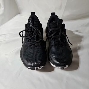 Under Armour UA HOVR accent Black And White Womens Size 8.5 Basketball Shoes